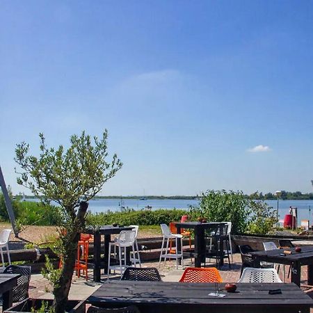 Chalet Op Camping Lauwersoog Met 3 Slaapkamers En Vaatwasser - Joycasa Bagian luar foto