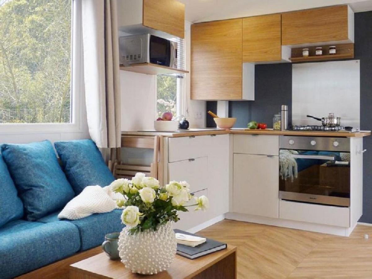 Chalet Op Camping Lauwersoog Met 3 Slaapkamers En Vaatwasser - Joycasa Bagian luar foto