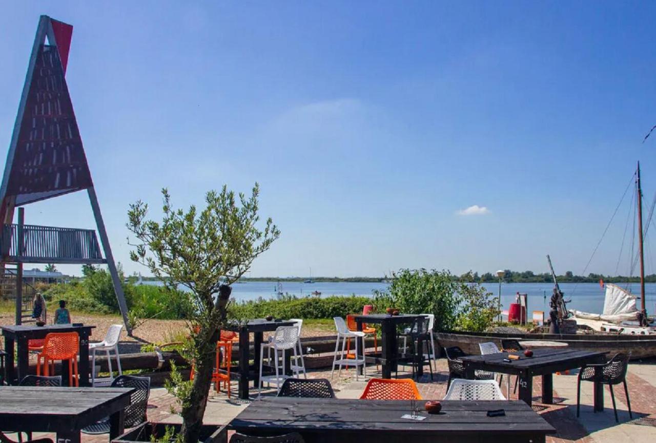 Chalet Op Camping Lauwersoog Met 3 Slaapkamers En Vaatwasser - Joycasa Bagian luar foto