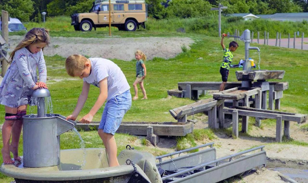 Chalet Op Camping Lauwersoog Met 3 Slaapkamers En Vaatwasser - Joycasa Bagian luar foto