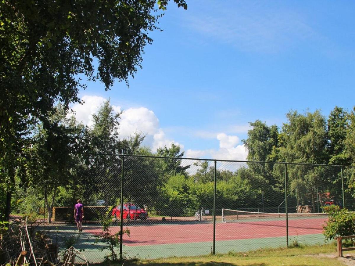 Chalet Op Camping Lauwersoog Met 3 Slaapkamers En Vaatwasser - Joycasa Bagian luar foto